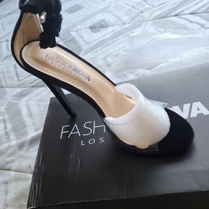 Fashion Nova GiGi clear toe heel